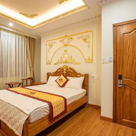 Tri Tam Hotel - Khach San Tri Tam Ben Luc Exteriör bild