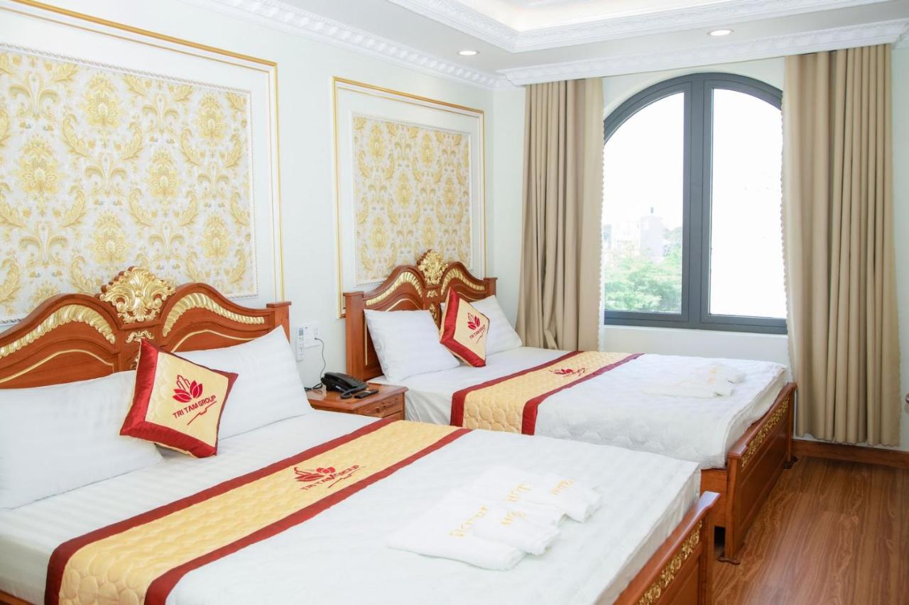 Tri Tam Hotel - Khach San Tri Tam Ben Luc Exteriör bild