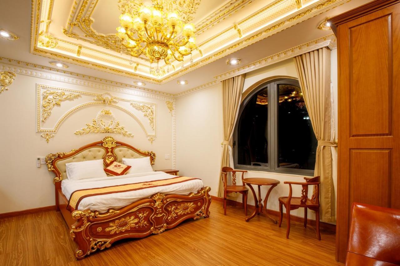 Tri Tam Hotel - Khach San Tri Tam Ben Luc Exteriör bild